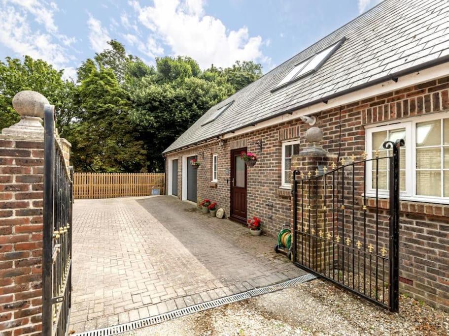 Large Coastal Cottage, Private Indoor Pool, Hut Tub, Sauna And Steam Pod Weymouth Extérieur photo